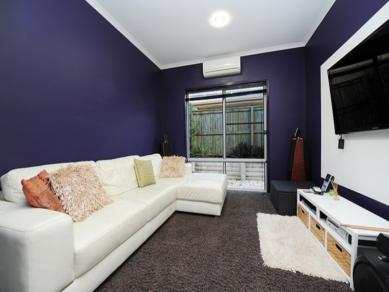 35 Hillview Crescent, Little Mountain QLD 4551