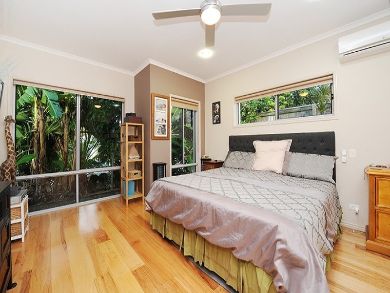 35 Hillview Crescent, Little Mountain QLD 4551