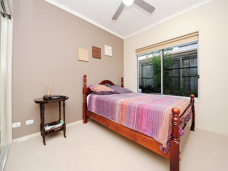 35 Hillview Crescent, Little Mountain QLD 4551