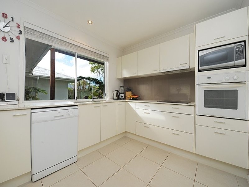 13 Flamingo Street, Little Mountain QLD 4551