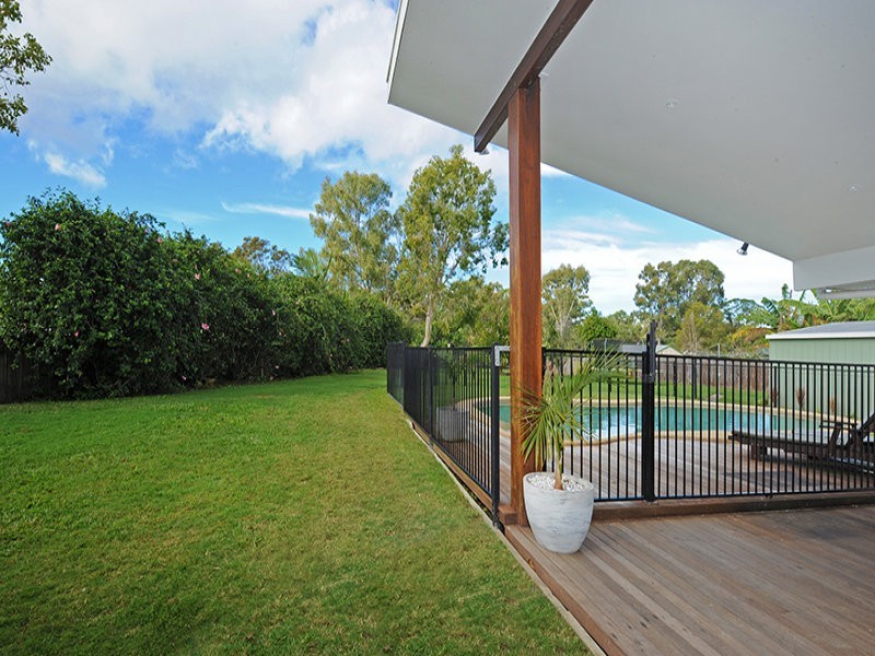 13 Flamingo Street, Little Mountain QLD 4551
