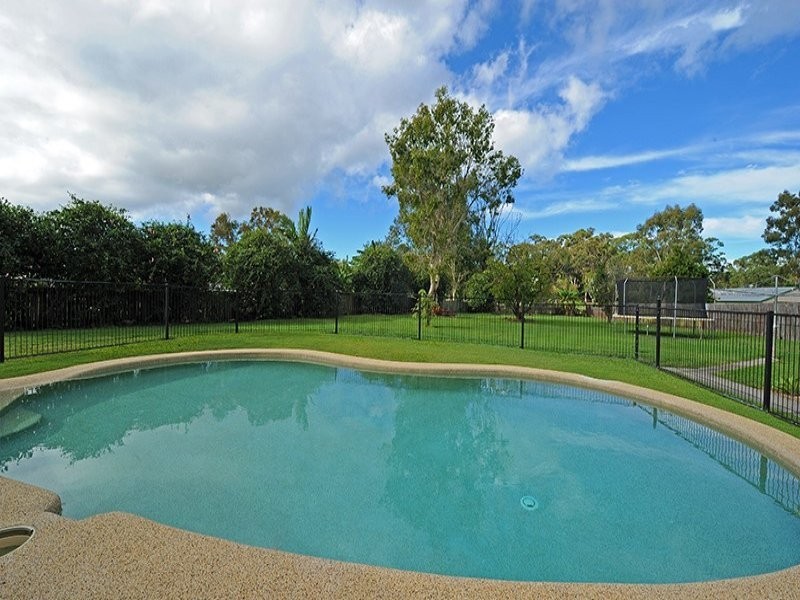 13 Flamingo Street, Little Mountain QLD 4551