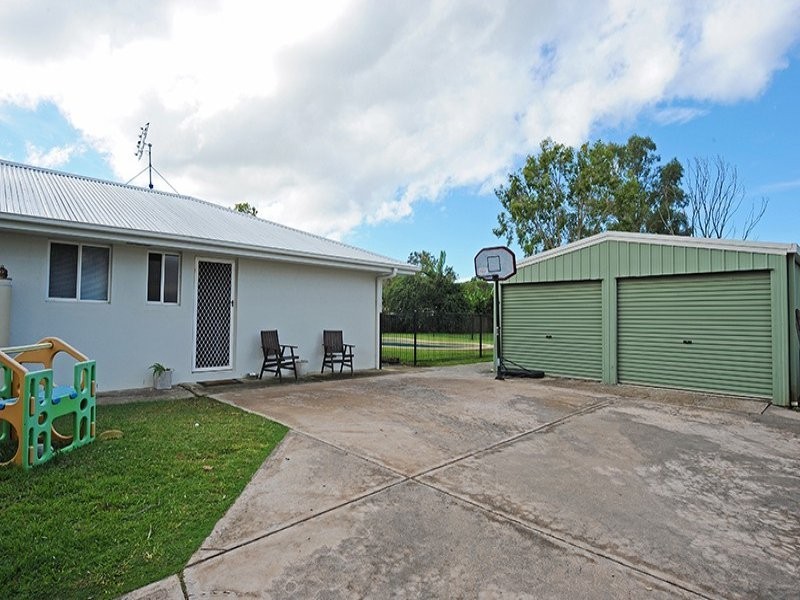 13 Flamingo Street, Little Mountain QLD 4551