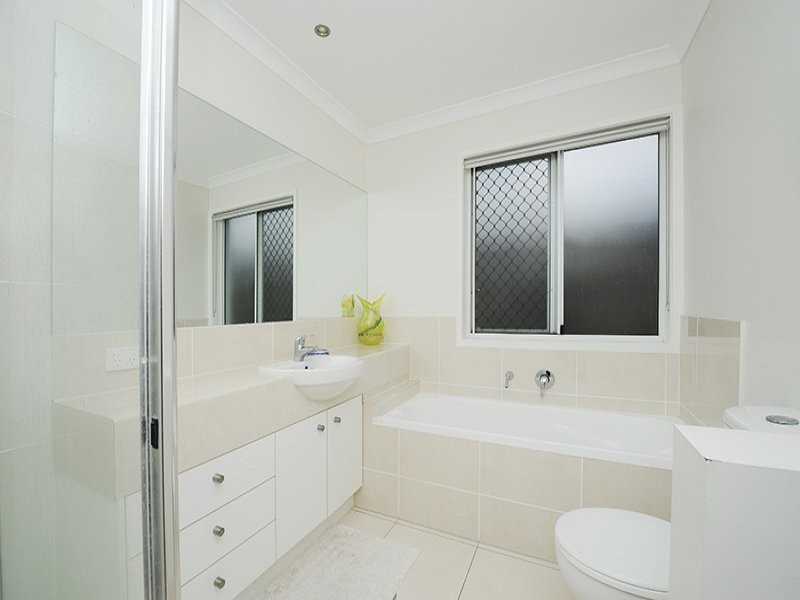 67 High Park Crescent, Little Mountain QLD 4551