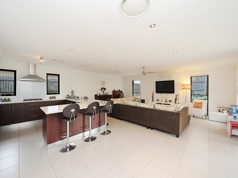 10 Kingsley Court, Little Mountain QLD 4551