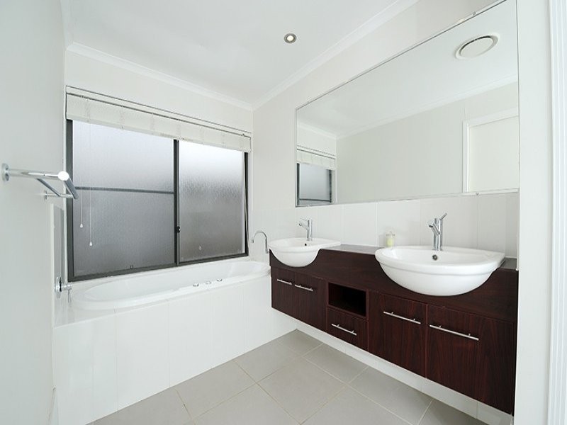 10 Kingsley Court, Little Mountain QLD 4551