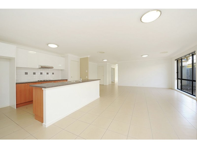 7 Liekefett Way, Little Mountain QLD 4551