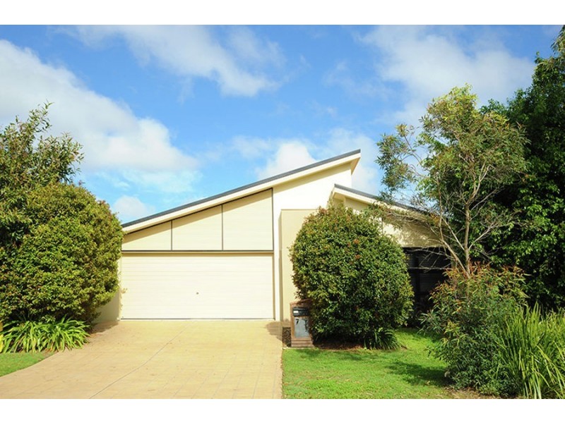 7 Liekefett Way, Little Mountain QLD 4551