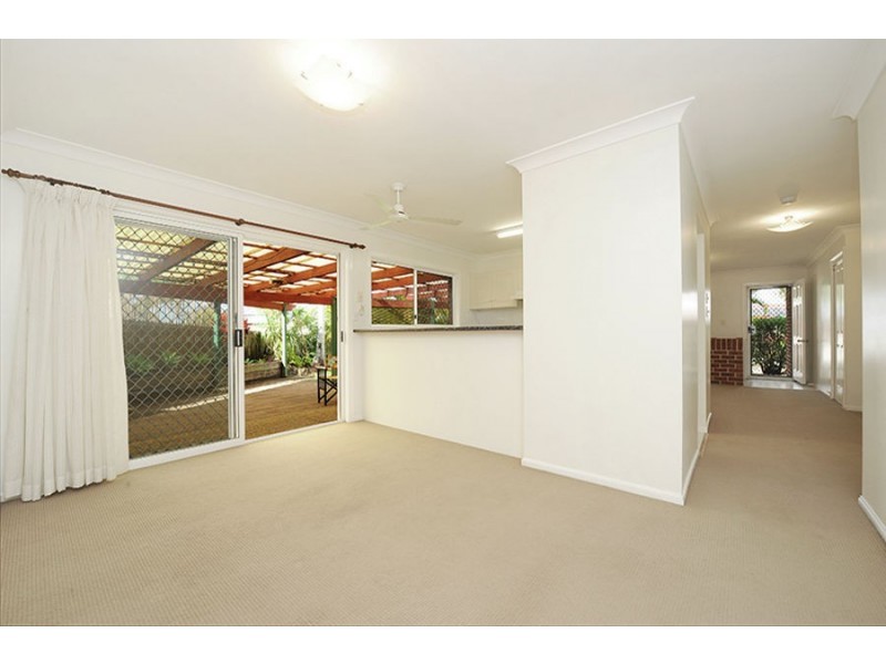 2 Hans Street, Caloundra West QLD 4551