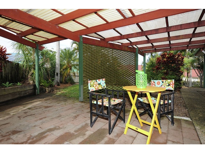2 Hans Street, Caloundra West QLD 4551