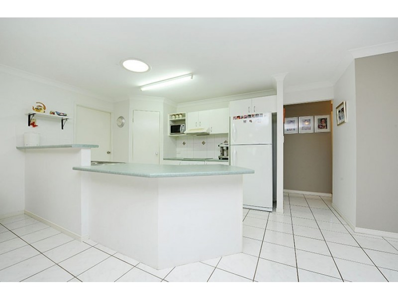 11 Bush Nut Court, Little Mountain QLD 4551