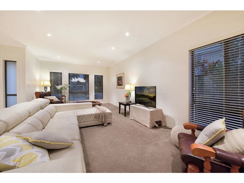 27 Little Mountain Drive, Little Mountain QLD 4551