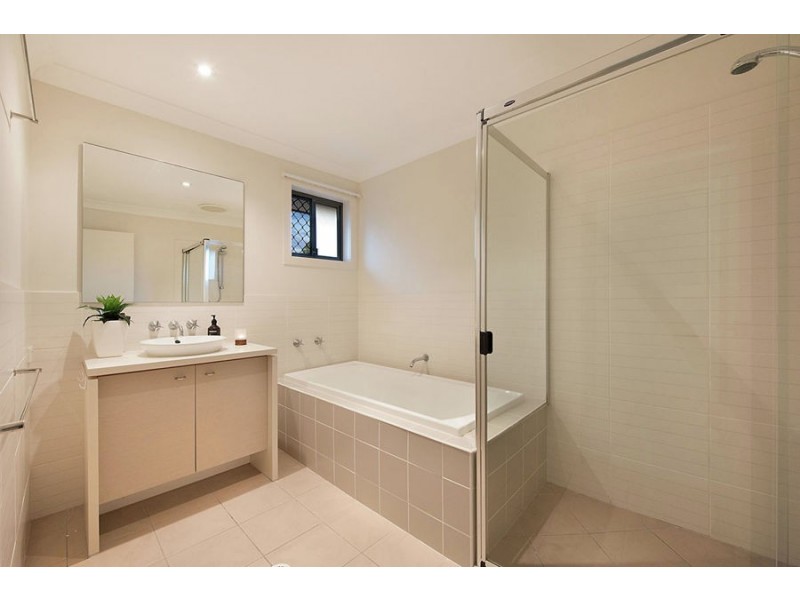 27 Little Mountain Drive, Little Mountain QLD 4551