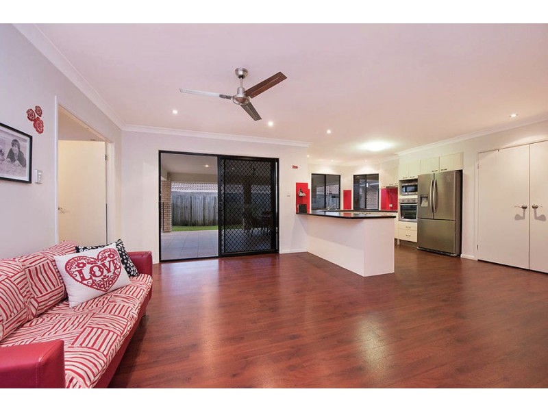 5 Birrobeen Street, Little Mountain QLD 4551