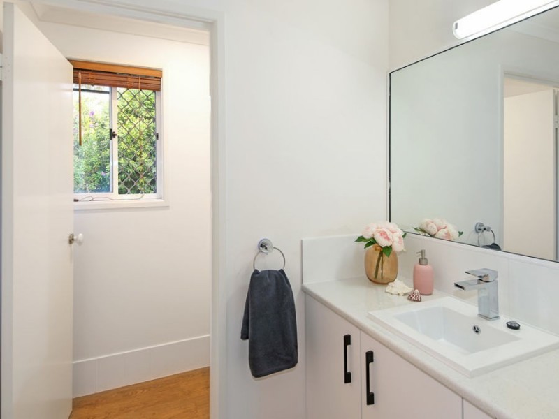 16 Ironbark  Road, Little Mountain QLD 4551
