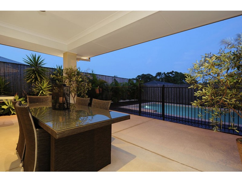 4 Sunrise Terrace, Little Mountain QLD 4551