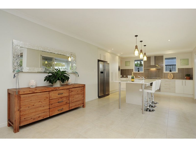 4 Sunrise Terrace, Little Mountain QLD 4551