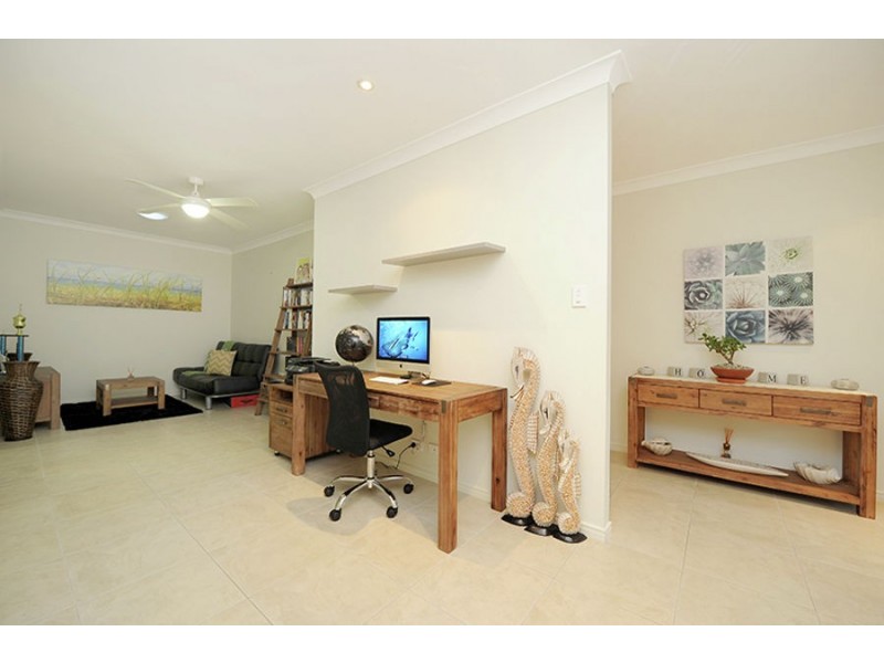 4 Sunrise Terrace, Little Mountain QLD 4551