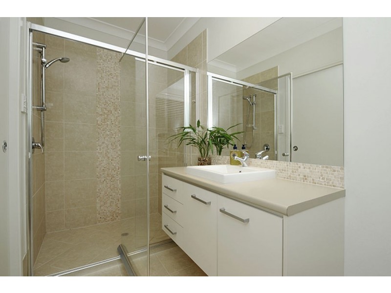 4 Sunrise Terrace, Little Mountain QLD 4551