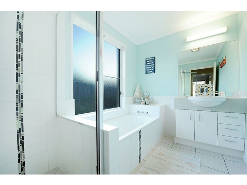 14 Little Mountain Drive, Little Mountain QLD 4551
