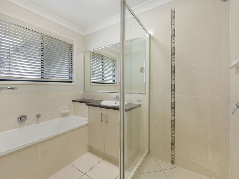 15 Little Mountain Drive, Little Mountain QLD 4551