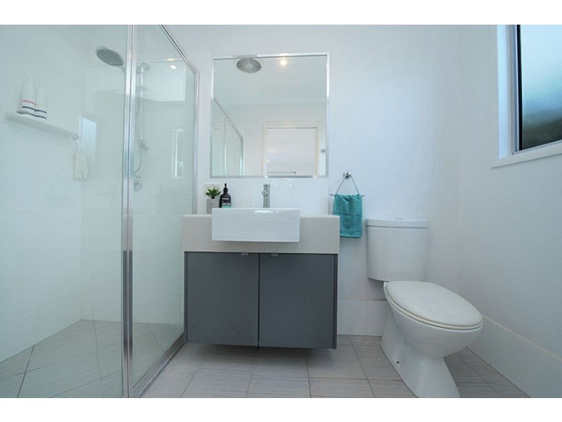 4 Cullen Drive, Little Mountain QLD 4551