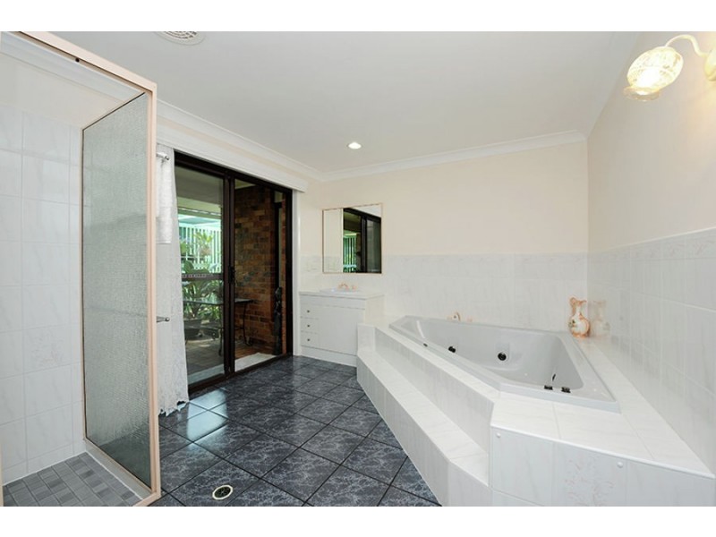 50 Casuarina Drive, Little Mountain QLD 4551