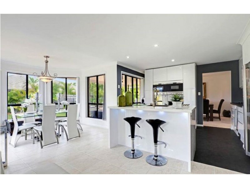 56 Kalowendha Avenue, Pelican Waters QLD 4551