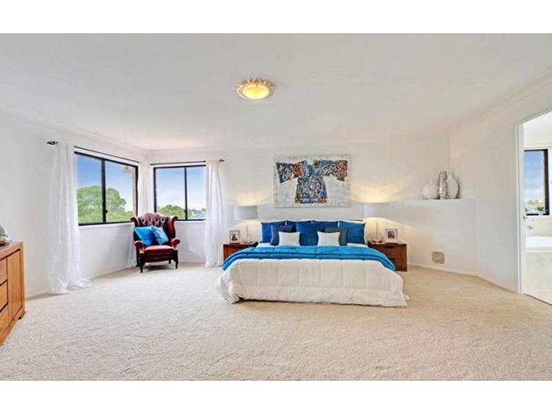 56 Kalowendha Avenue, Pelican Waters QLD 4551