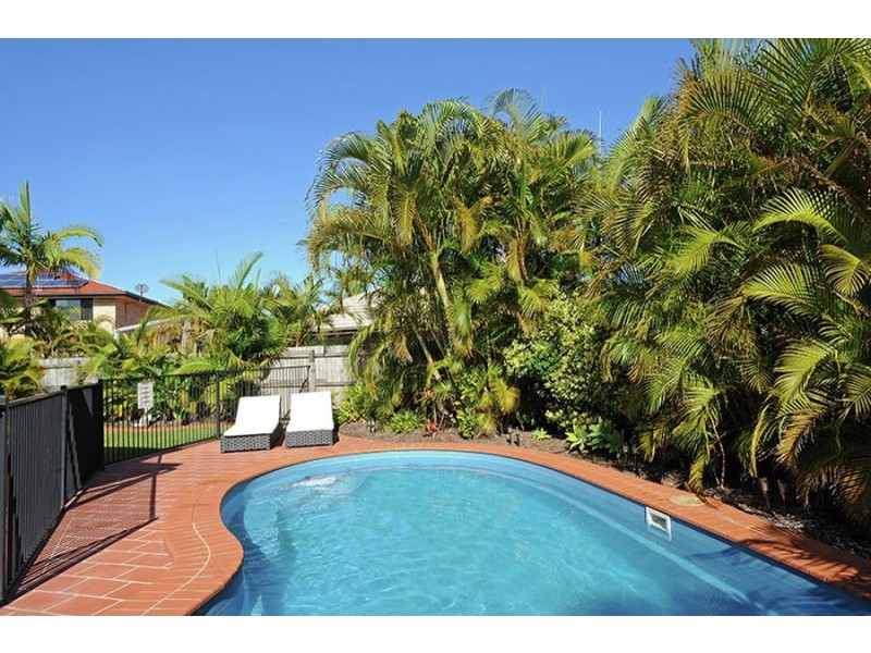 56 Kalowendha Avenue, Pelican Waters QLD 4551