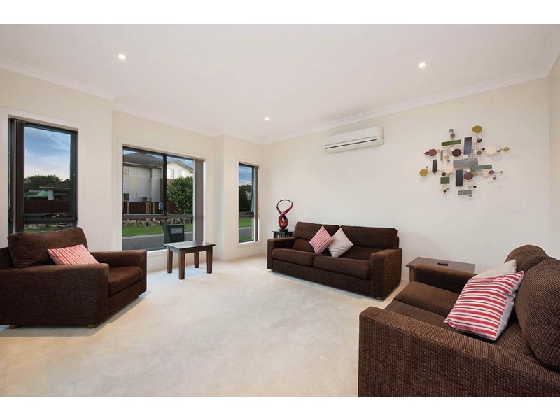 12 Pebbly Creek Crescent, Little Mountain QLD 4551