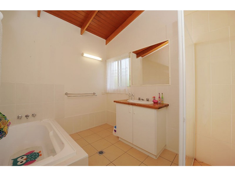 21 Moreton Bay Drive, Caloundra West QLD 4551