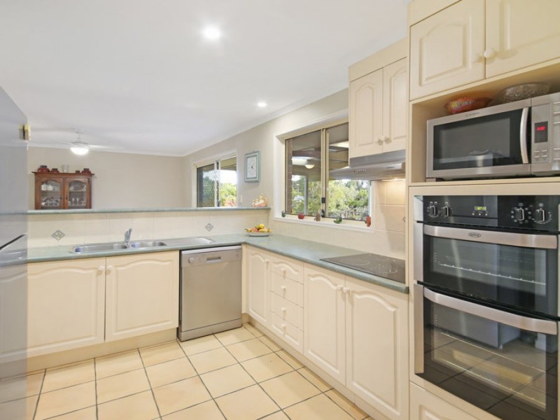 6 Pinewood Street, Little Mountain QLD 4551