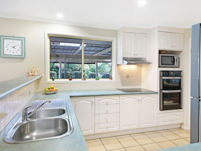 6 Pinewood Street, Little Mountain QLD 4551