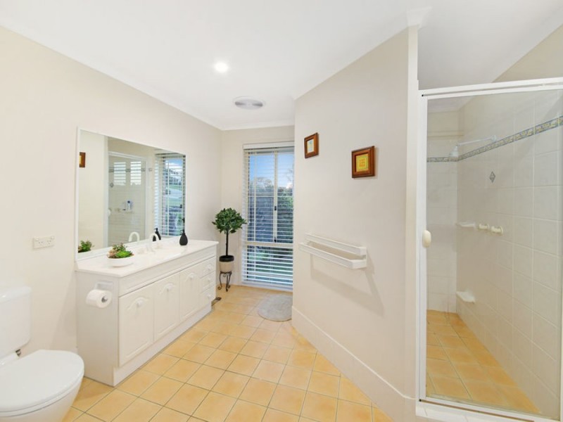 6 Pinewood Street, Little Mountain QLD 4551