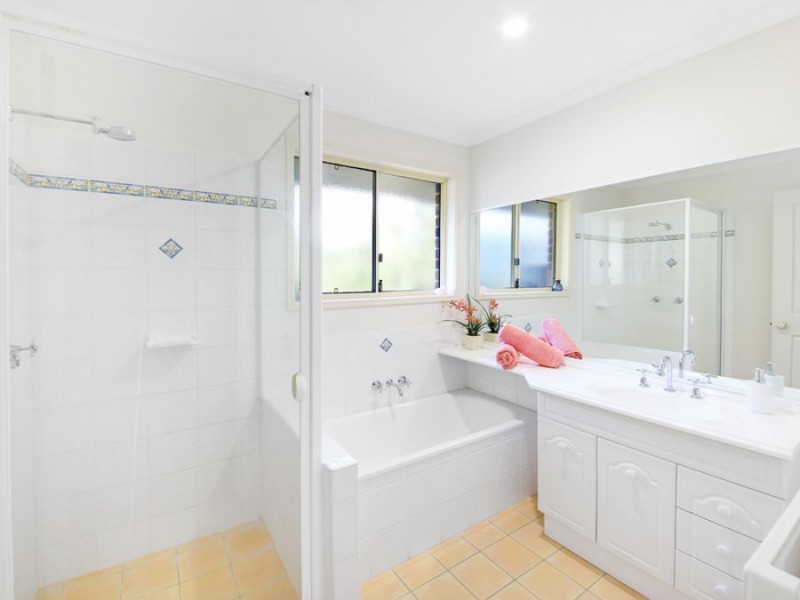 6 Pinewood Street, Little Mountain QLD 4551