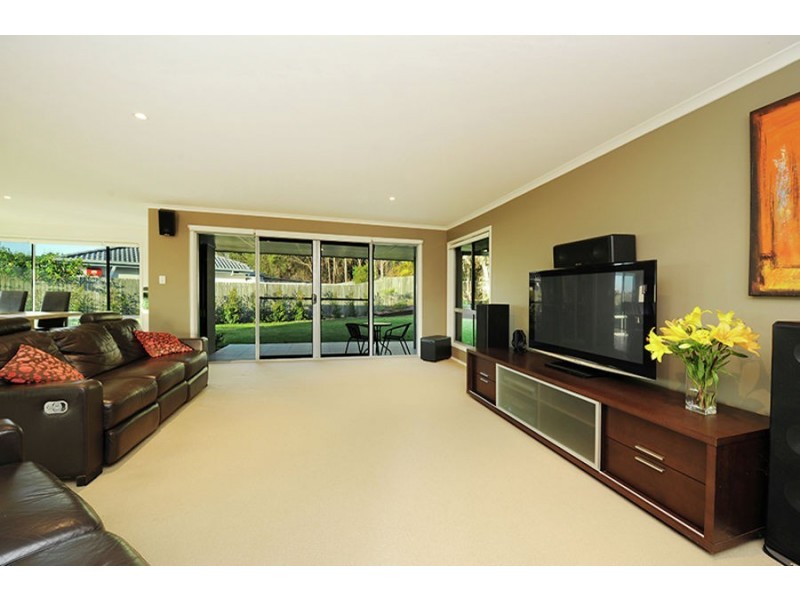 19 Carisbrook Court, Little Mountain QLD 4551