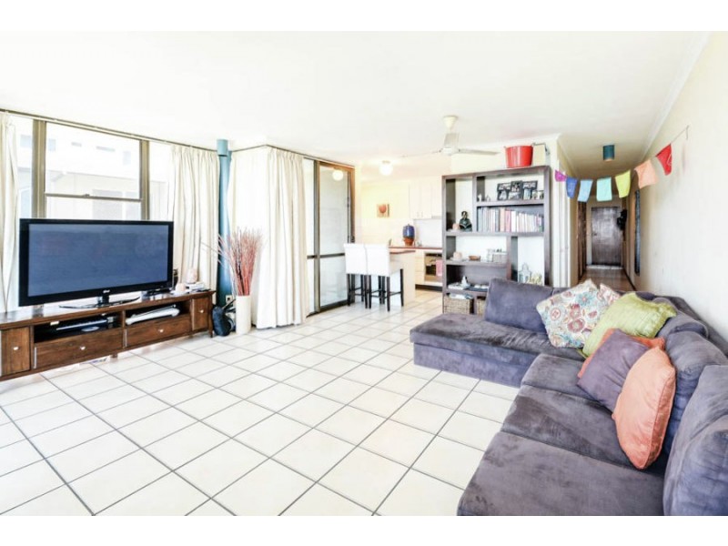 Unit 4/45 Victoria Terrace, Kings Beach QLD 4551