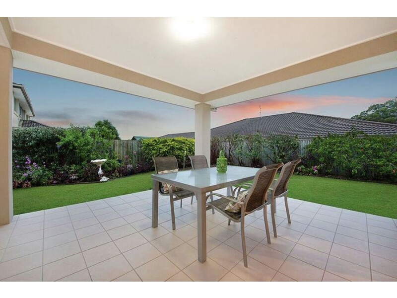17 Hillview Crescent, Little Mountain QLD 4551