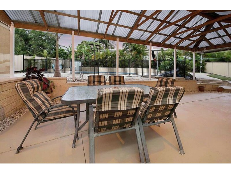 1 Pinewood Street, Little Mountain QLD 4551