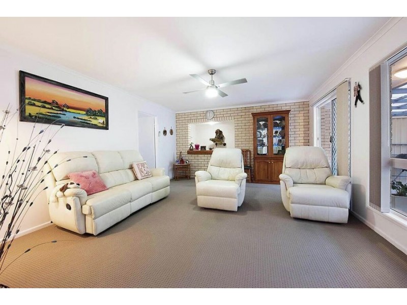 1 Pinewood Street, Little Mountain QLD 4551