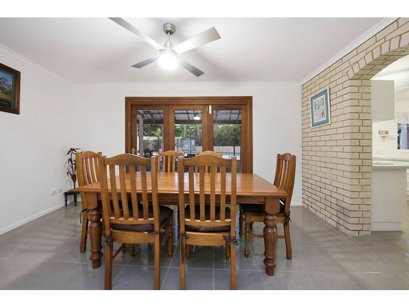 1 Pinewood Street, Little Mountain QLD 4551