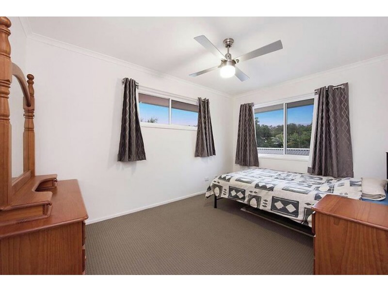 1 Pinewood Street, Little Mountain QLD 4551