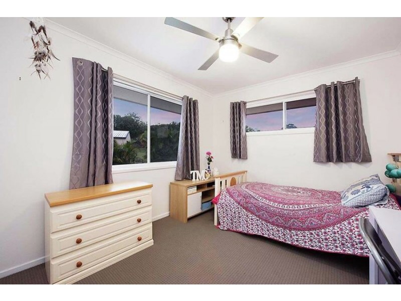 1 Pinewood Street, Little Mountain QLD 4551