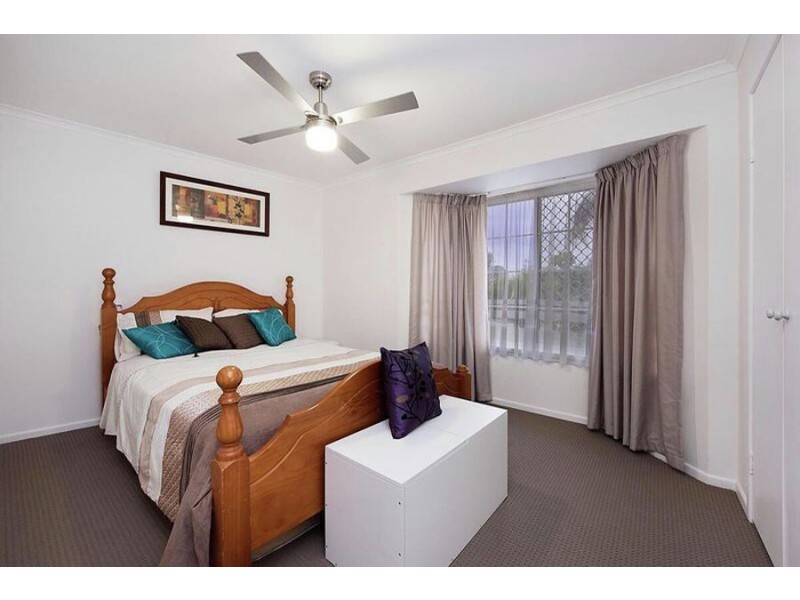 1 Pinewood Street, Little Mountain QLD 4551