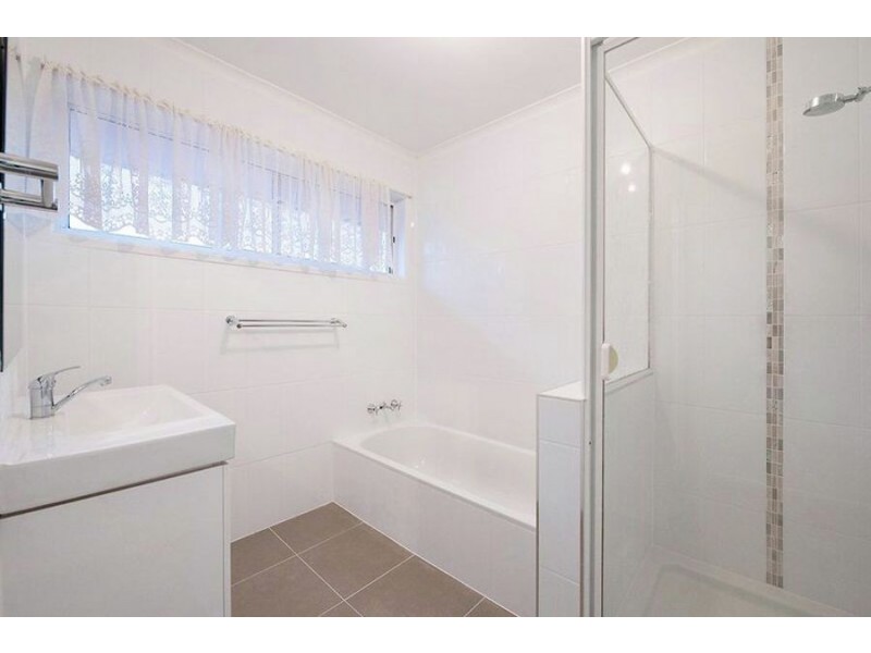 1 Pinewood Street, Little Mountain QLD 4551