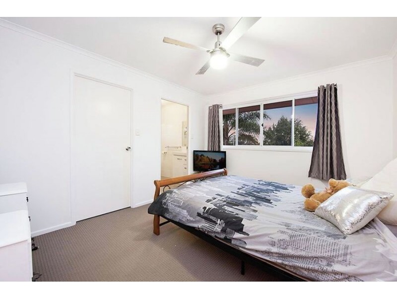 1 Pinewood Street, Little Mountain QLD 4551