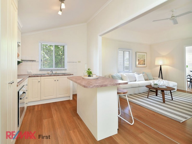 8 Palmer Avenue, Golden Beach QLD 4551
