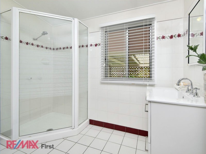 8 Palmer Avenue, Golden Beach QLD 4551