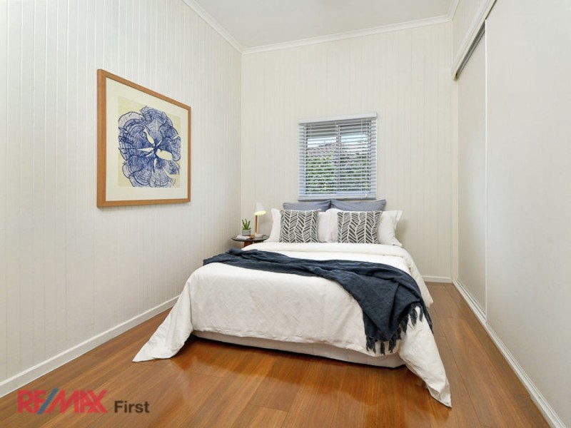 8 Palmer Avenue, Golden Beach QLD 4551